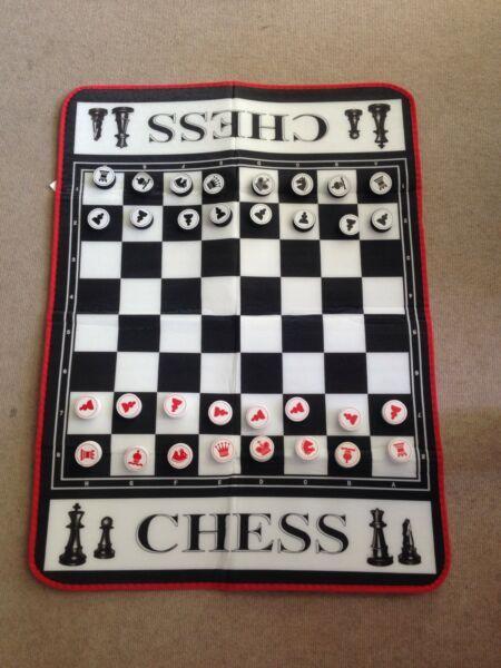 Jumbo chess/checkers set