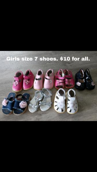 Girls size 7 shoes