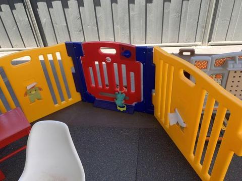 Play pen partitions