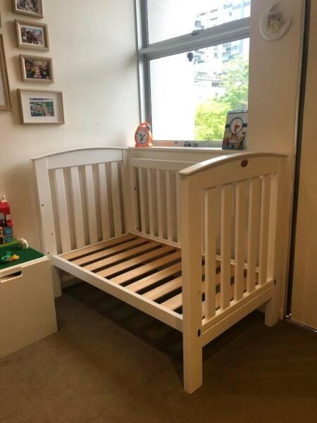 Boori Country Baby Cot bed