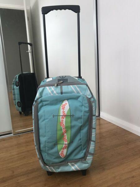 Kids travel bag with wheels