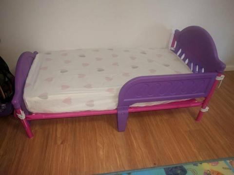 kids bed(with mattress and protector also)