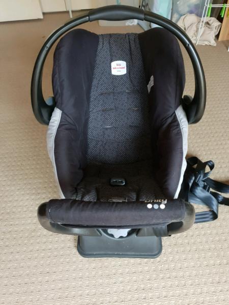 Newborn capsule seat