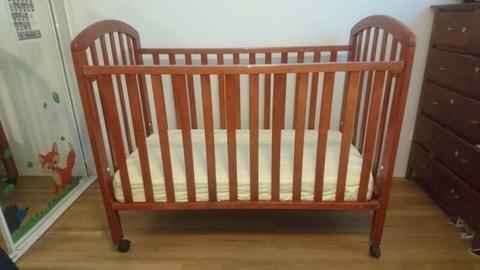 Swallow cot and baby change table