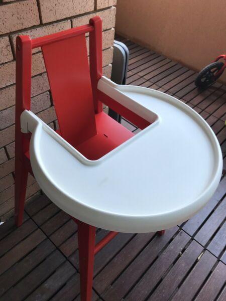 Stylish high chair for babies and toddlers