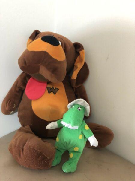 Wiggles wags the dog and Dorothy the dinosaur 