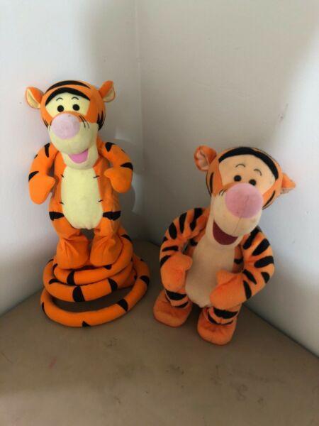 Tigger the tiger battery operated toys x2