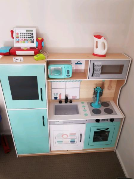 Kitchen and accessories