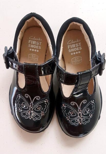 Clarks shoes size 5
