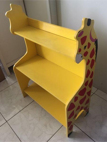 Giraffe children's bookshelf nursery books