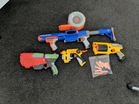 Nerf guns w/ extra bullets