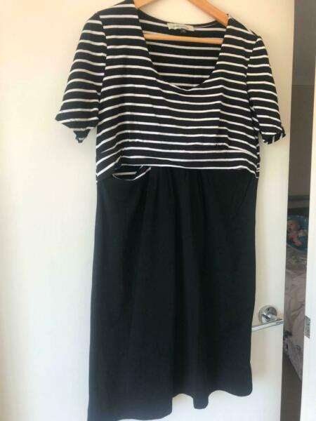 Angel Maternity black and white casual dress - Size XL