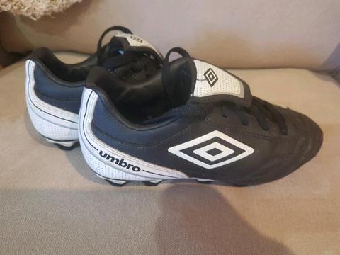 Umbro Soccer Boots Kids Size 2Y Barely used