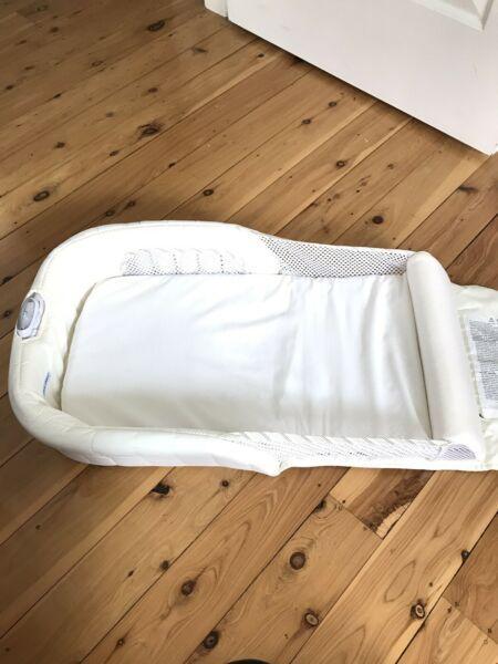 Secure baby sleeper bassinet travelling portacot
