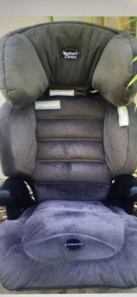 Baby car seat - mothers choice baby car seat, very good condition