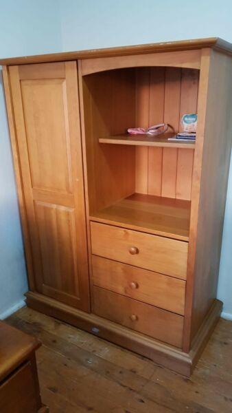 Bed and wardrobe Boore for sale