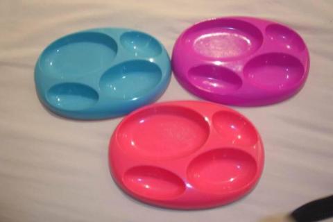 toddler feeding dishes x3 with rubber bases