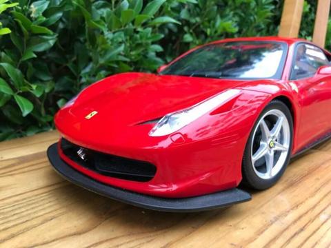 Red remote control toy Ferrari Italia in good condition