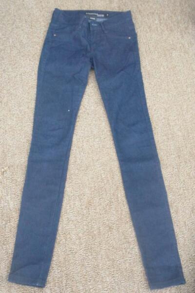 Girls skinny Jeans size 6 (adults) by billabong worn once