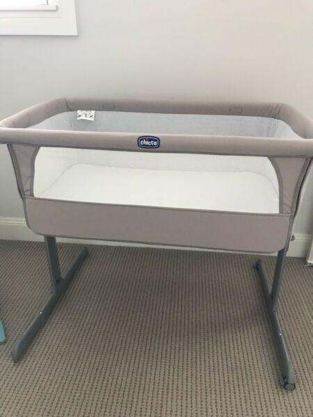 Chicco Next2me bassinet *price reduced! Now $200*