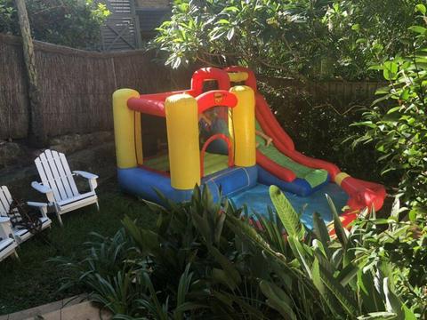Bouncy castle jumping slide & splash
