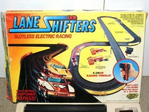 VINTAGE ROAD CHAMPS LANE SHIFTERS SLOTLESS ELECTRIC CAR RACE SET