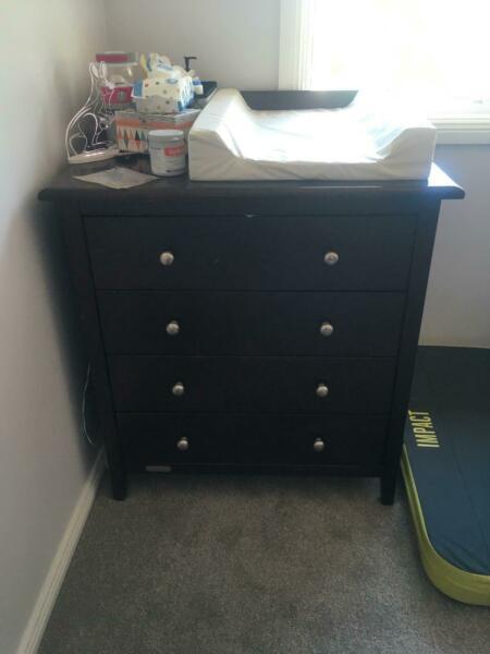 Gro Time Cot and change table/chest of draws