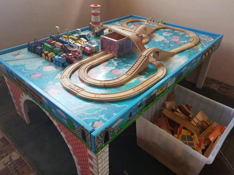 Thomas Train Table w Accessories
