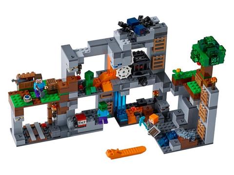 LEGO 21147 Minecraft - The Bedrock Adventures (BRAND NEW SEALED)