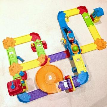 VTech Toot Toot Drivers Extra Large Train Station Train Track Toy