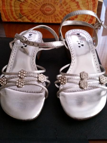 Kids shoes - girls silver dress sandals