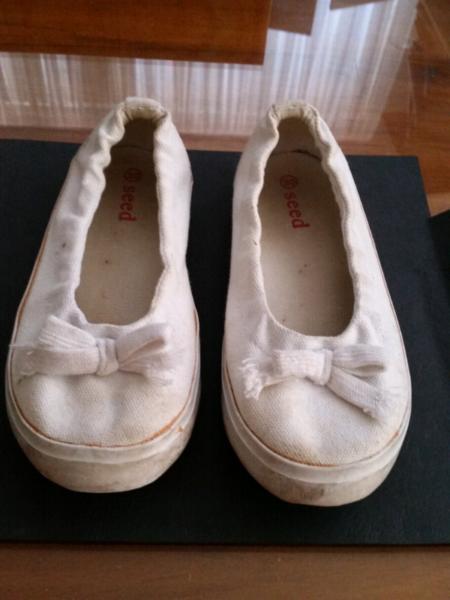 Kids shoes - girls white Seed canvas shoes