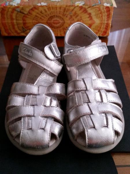 Kids shoes - girls silver Clarks sandals