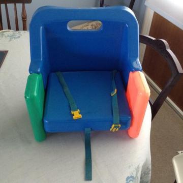 Folding portable booster seat