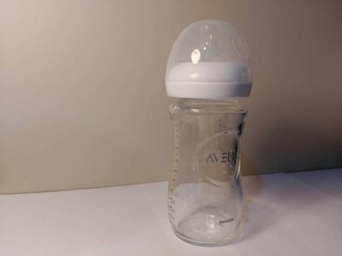 Avent Natural Glass Feeding Bottle 240ml