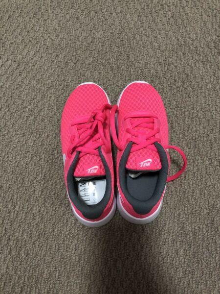 Brand New Nike Tanjun Pink Toddler shoe