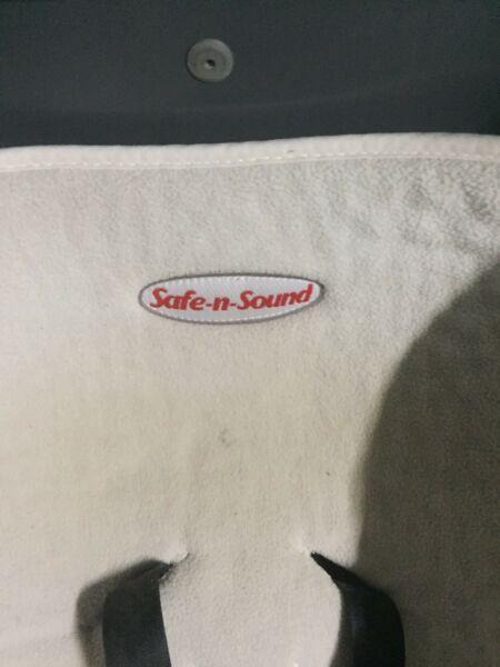 Safe n Sound baby capsule