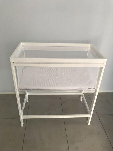 White baby bassinet including mattress pick up only