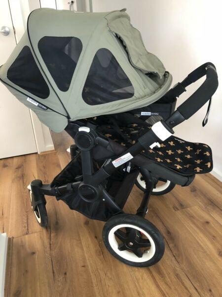 Bugaboo donkey all black frame brand new condition 2017