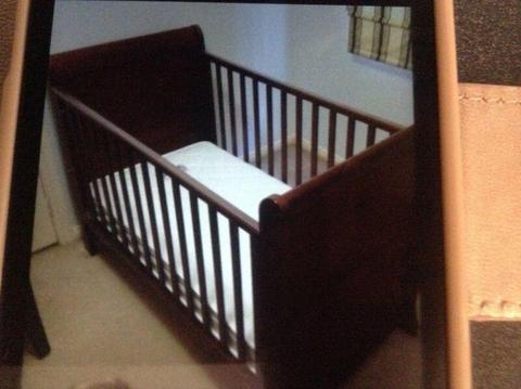 Bruin cot and change table set