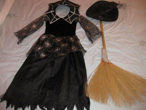 Black Witch's Dress/Hat/Broomstick (Halloween)