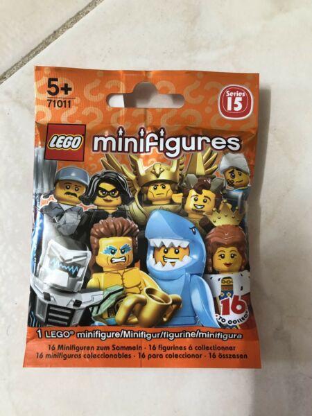Lego minifigures and Batman keyring