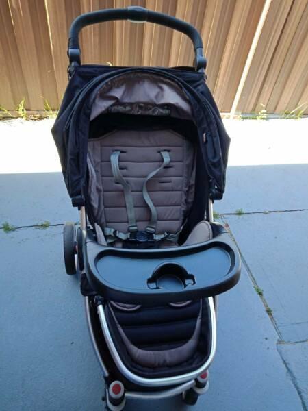 Rarely used Stroller in good price