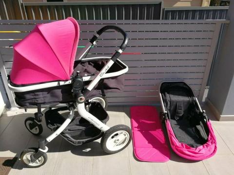 Pretty and fashion pram in very good condition including 2 seats