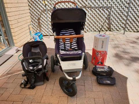 Mountain Buggy Urban Jungle Deluxe with Carrycot & Car Seat