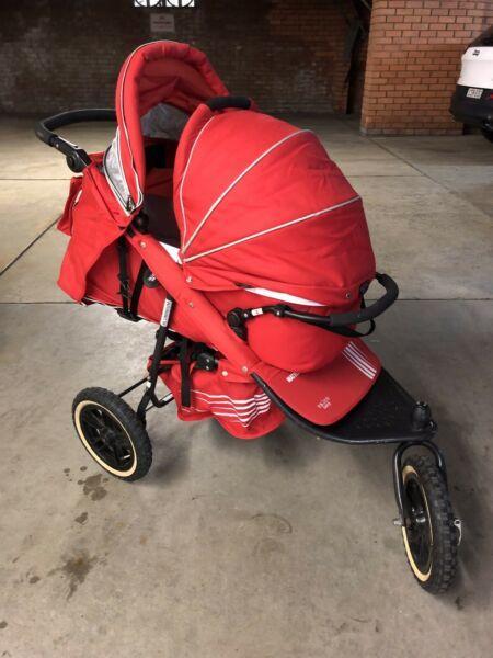 Valco Baby Pram (Model: Matrix) in very good condition with everything
