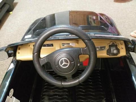 Kids Mercedes Benz toy car (drivable)