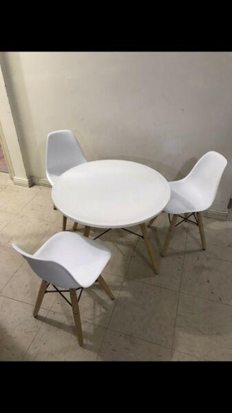 Toddler table 3 chairs