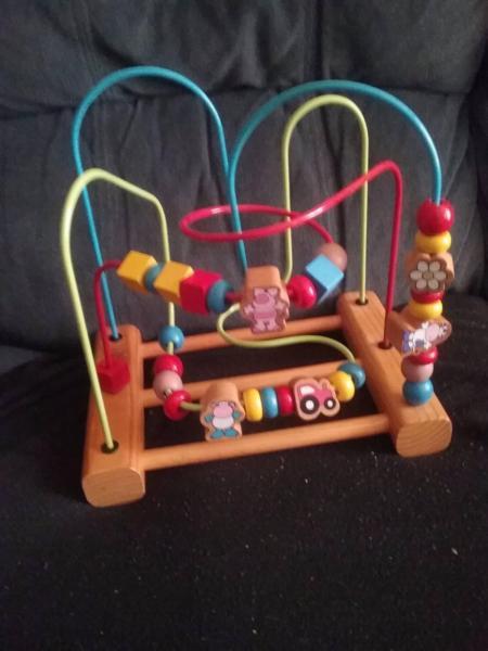 Wire bead maze toy