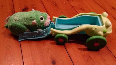Zhu Zhu pets with two carriages/cars - preloved, five items